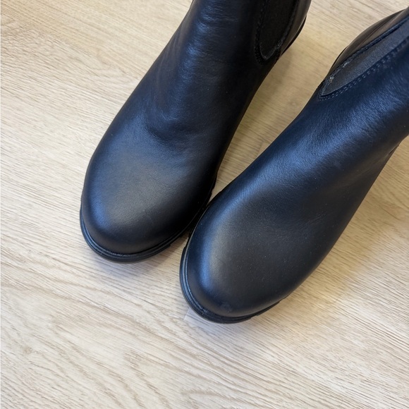NEW blundstone heeled leather ankle boots - Picture 3 of 6